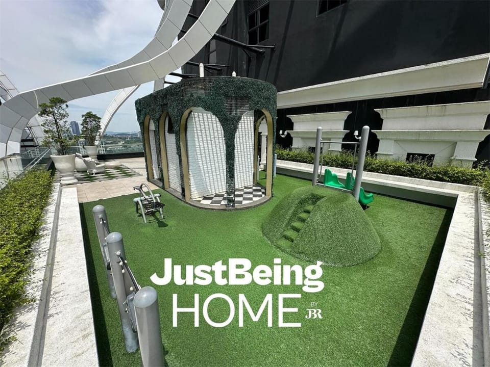 Just Being Home 4pax 1BR 1BA 1Queen 1Sofa Apartment in Federal Territory of Kuala Lumpur