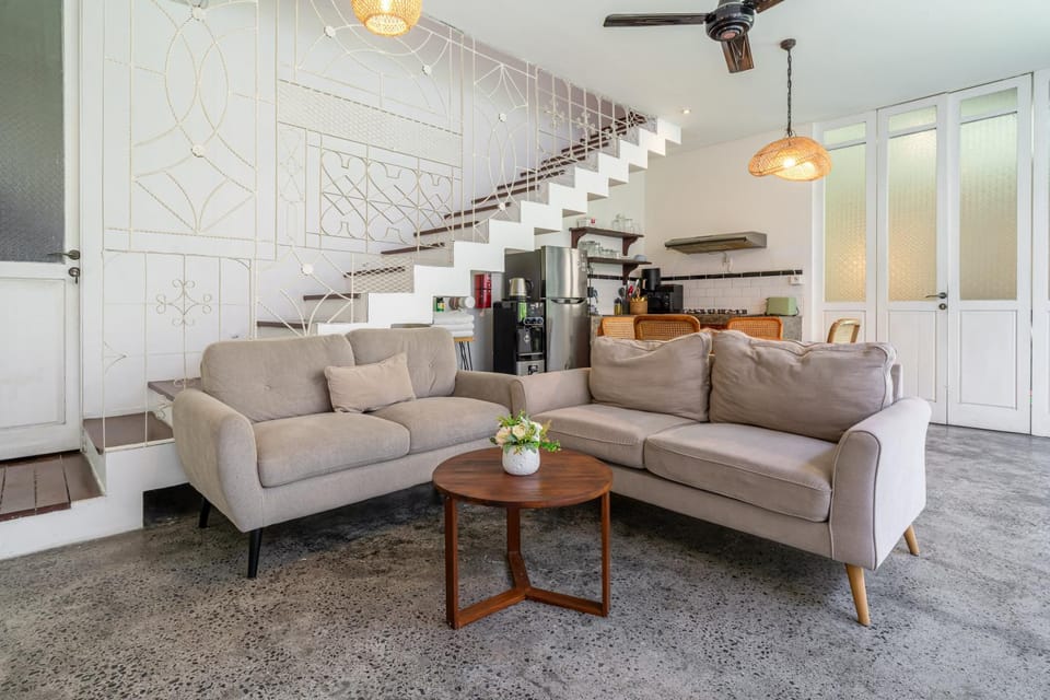 Kitchen or kitchenette, Living room, Seating area