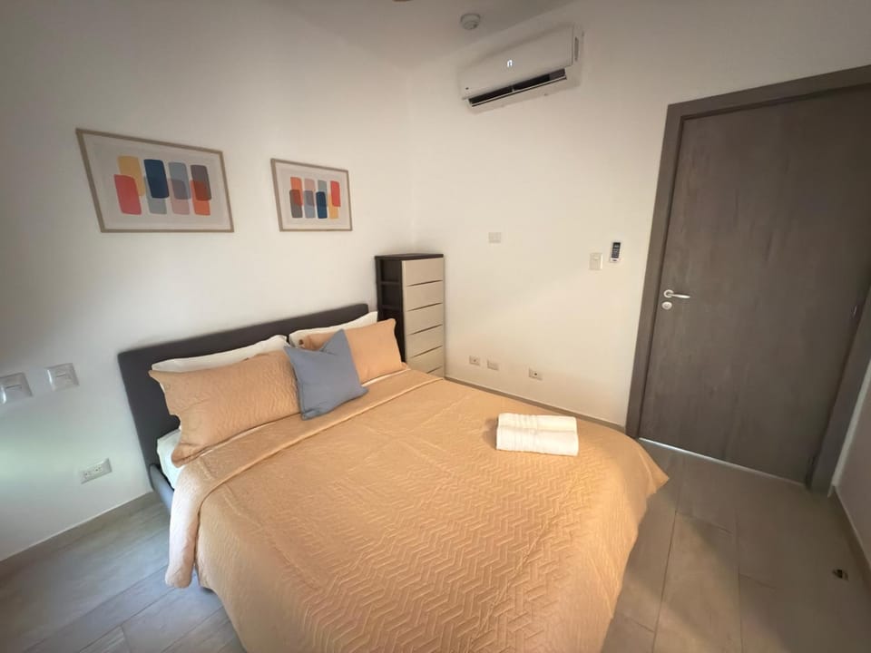 Bed, Photo of the whole room, Bedroom, wardrobe, air conditioner