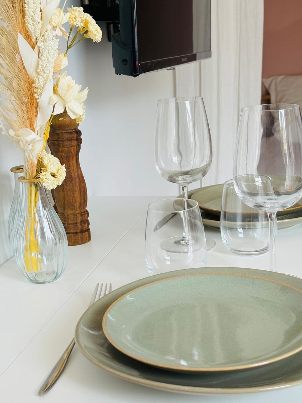 Dining area, Meals