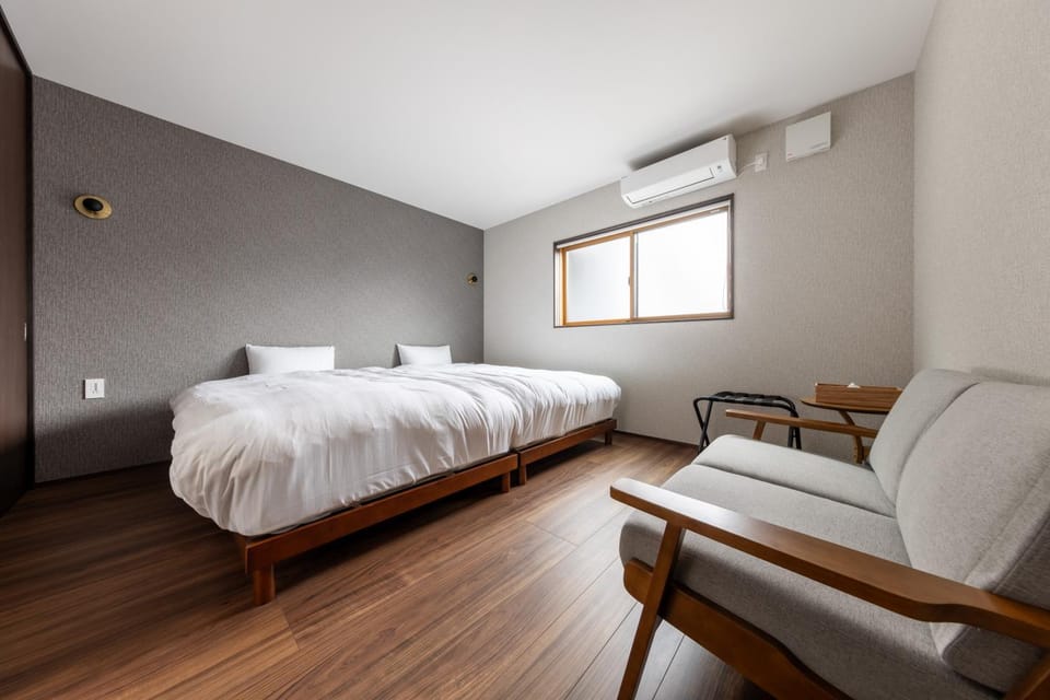 Bed, Bedroom, air conditioner