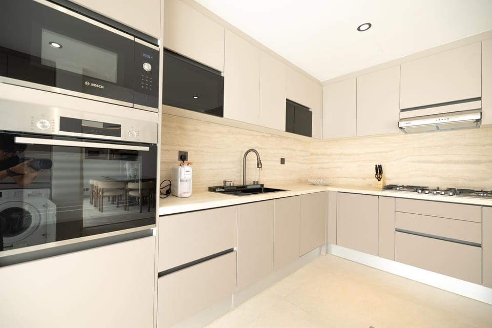 Kitchen or kitchenette, kitchen