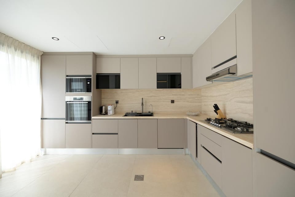 Kitchen or kitchenette, kitchen