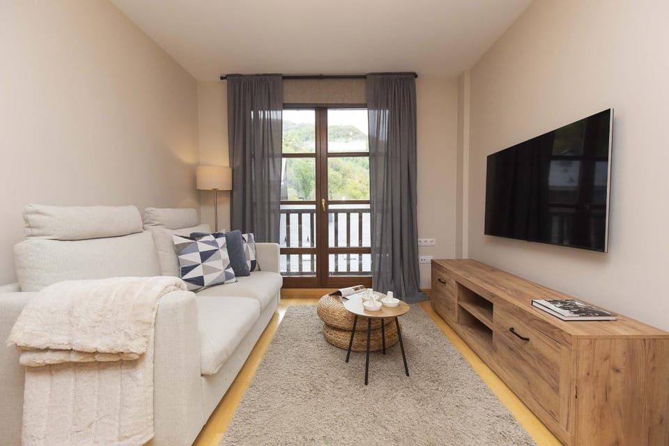 Communal lounge/ TV room, Living room