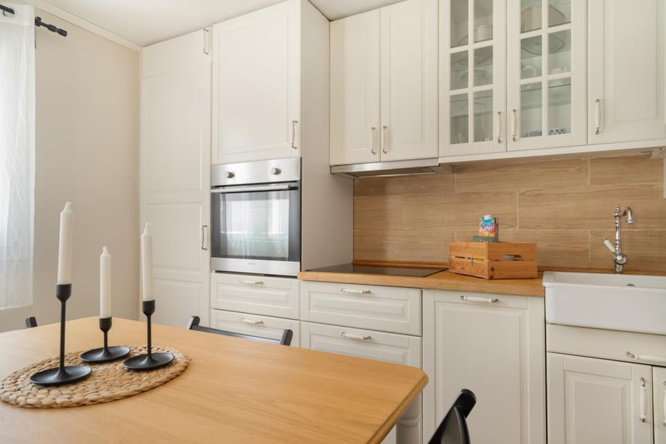 Kitchen or kitchenette, Living room