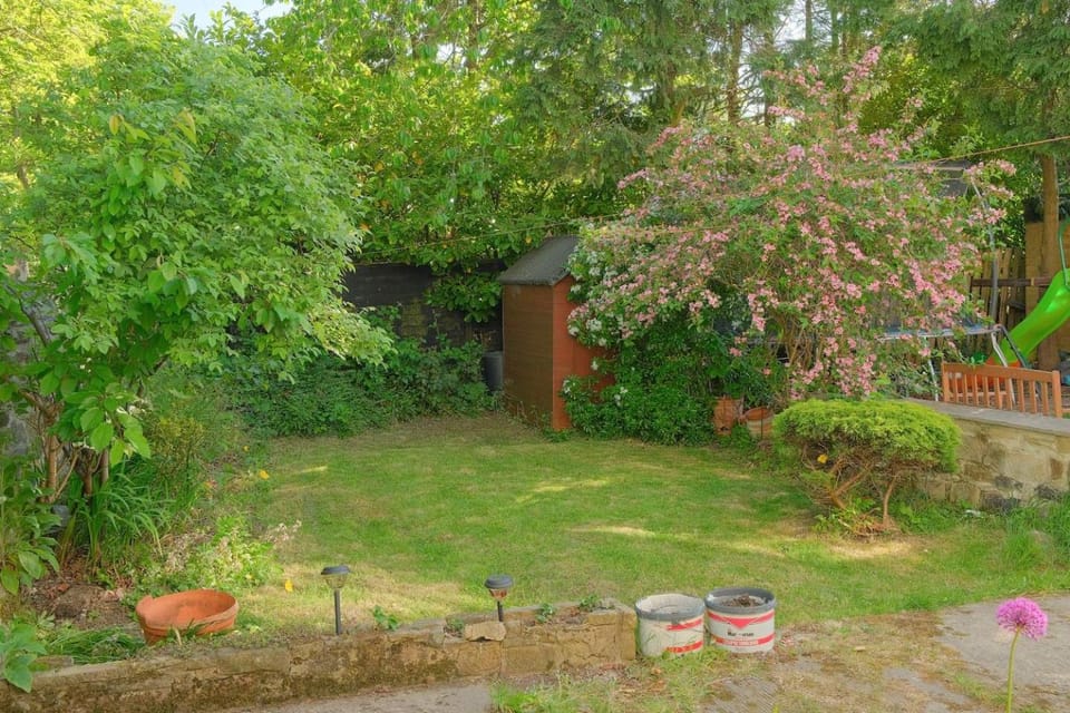 Furnished 3BR House - Free Parking, WiFi, Kitchen House in Leeds