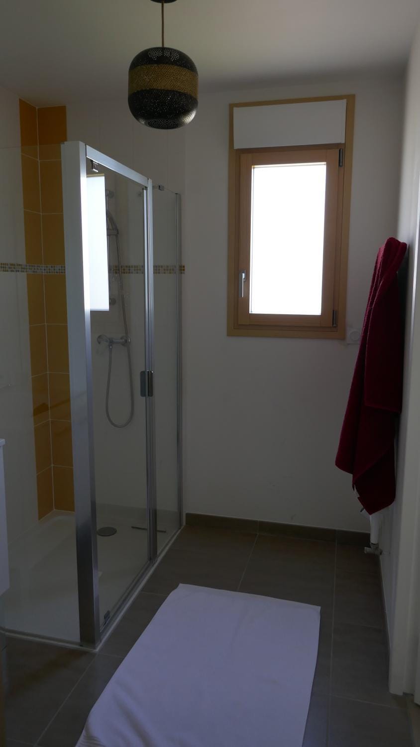 Shower, Bathroom, towels