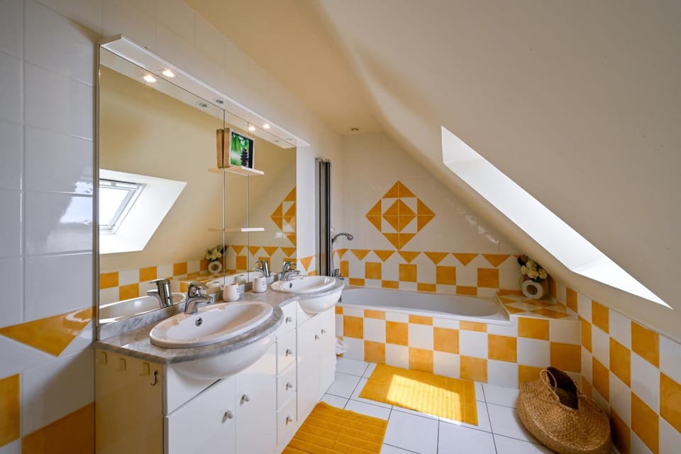 Bathroom, Bath