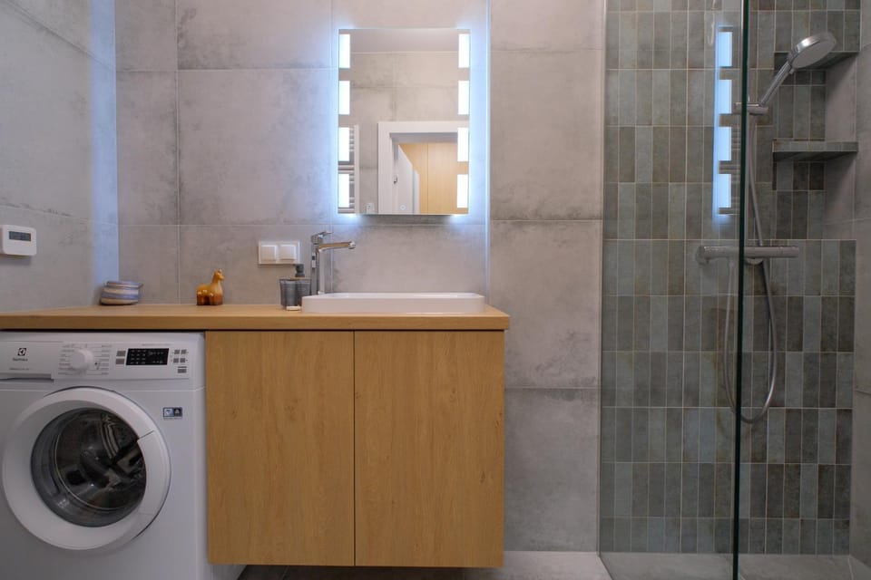 Bathroom, washing machine