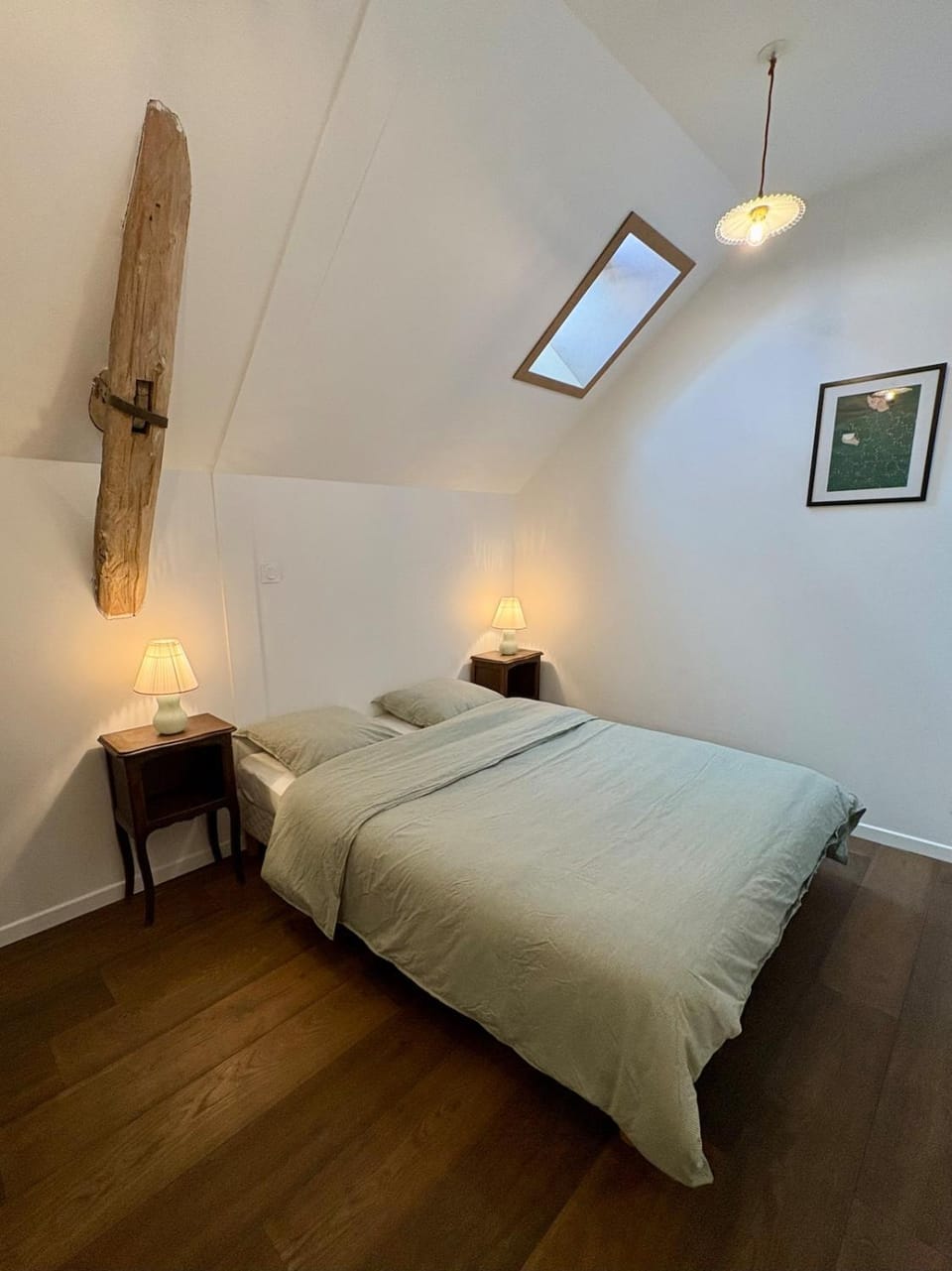 Bed, Photo of the whole room