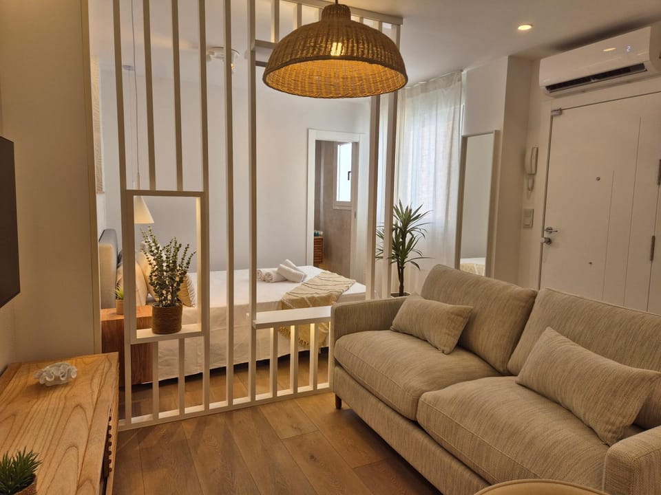 Photo of the whole room, Seating area, Bedroom