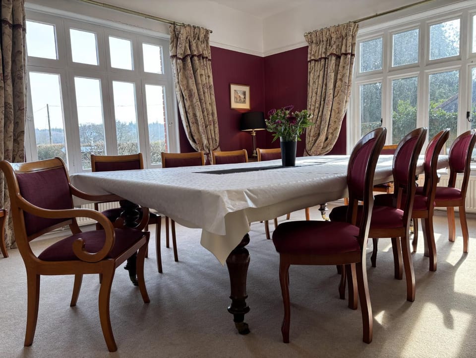 Seating area, Dining area