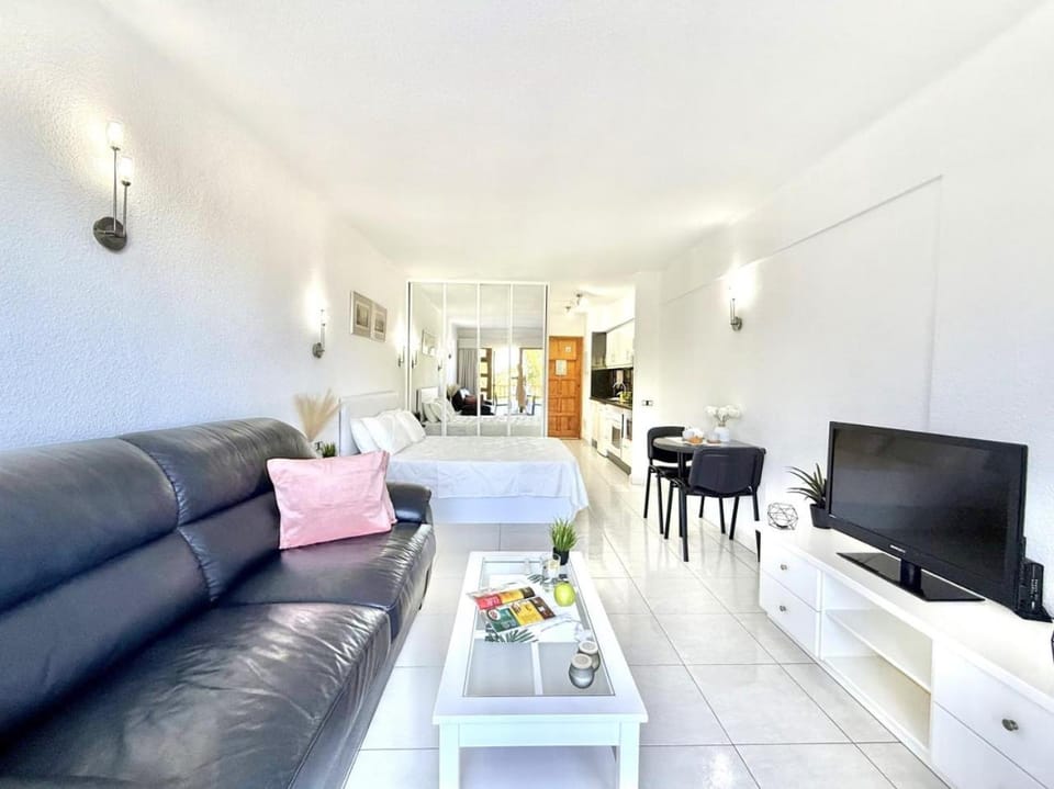 TV and multimedia, Photo of the whole room, Dining area