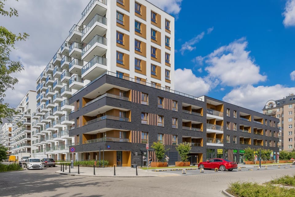 Property building, Neighbourhood, City view, Street view, Location