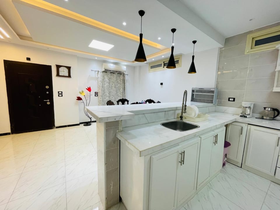 Kitchen or kitchenette, kitchen, kitchen