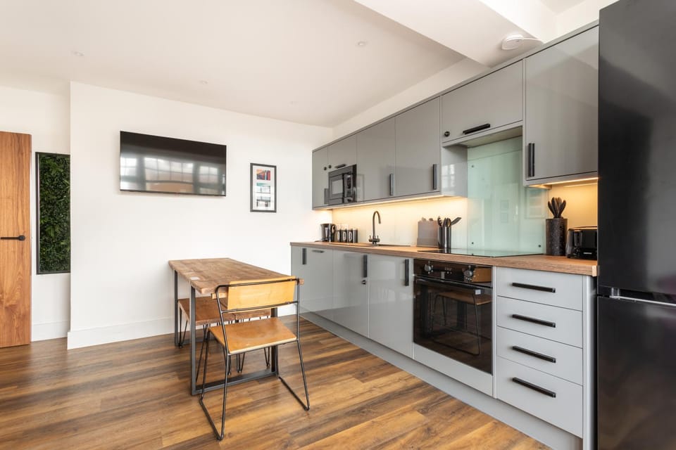 Kitchen or kitchenette, Dining area, pet friendly, stove