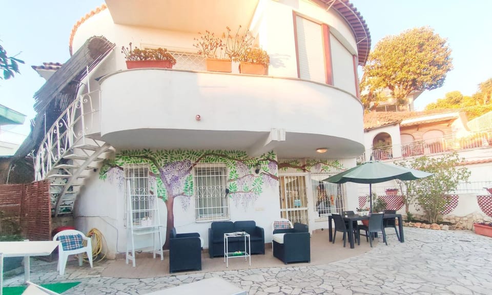 Property building, Patio, Day, View (from property/room), Balcony/Terrace, Dining area