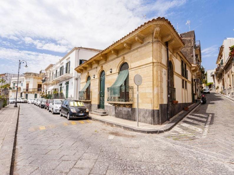 Property building, Street view