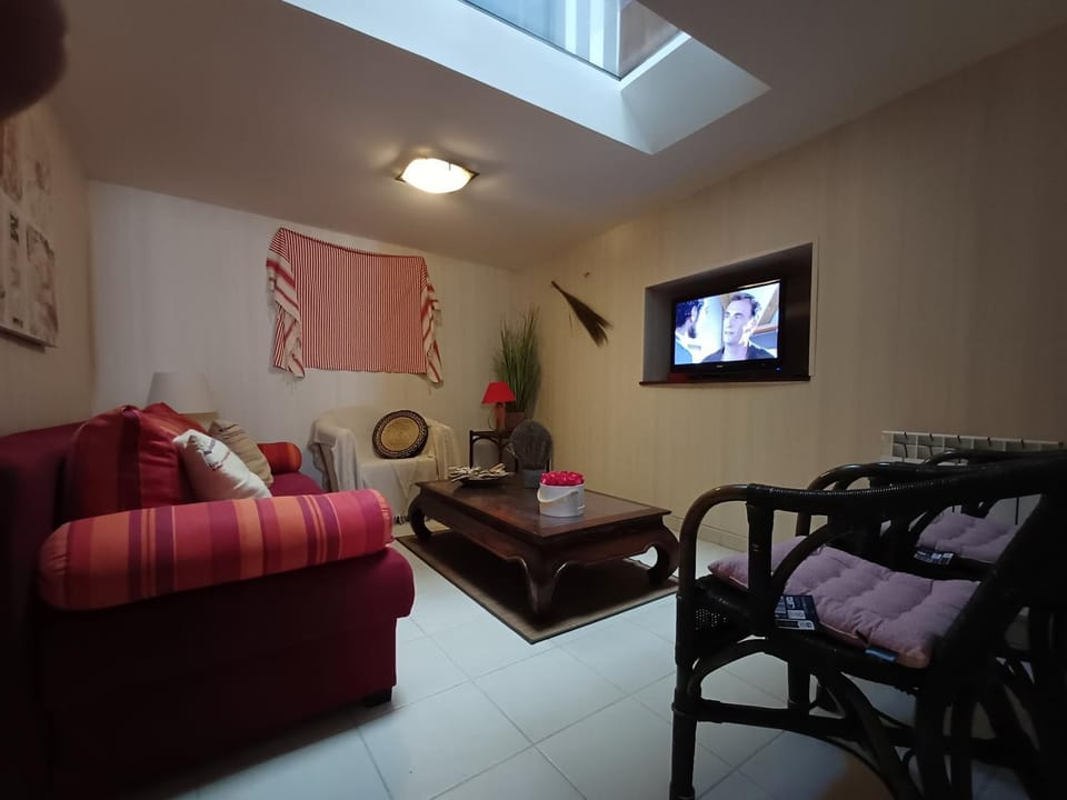 TV and multimedia, Living room, Seating area