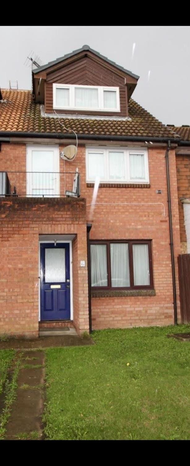 Bright & Comfortable sleeps 4 nr London Heathrow House in Southall