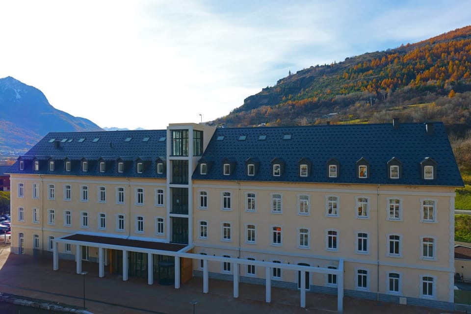 Property building, Facade/entrance