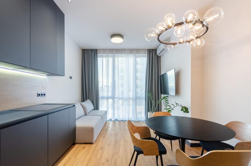 TV and multimedia, Living room, Seating area, Dining area, air conditioner