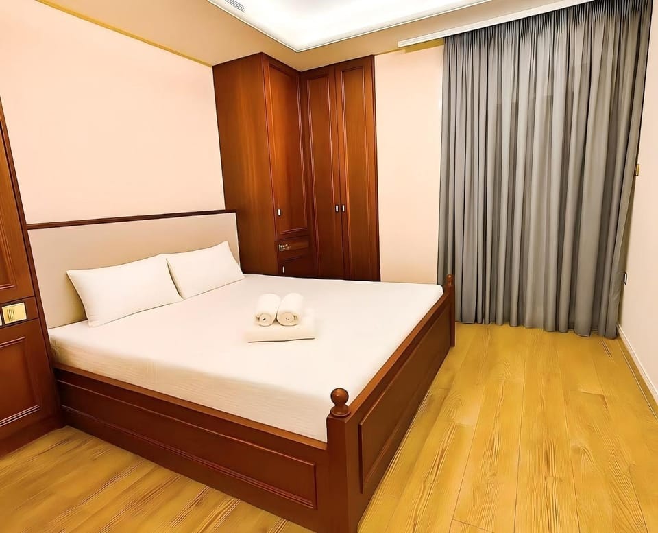 Bed, Photo of the whole room, Bedroom, towels, wardrobe