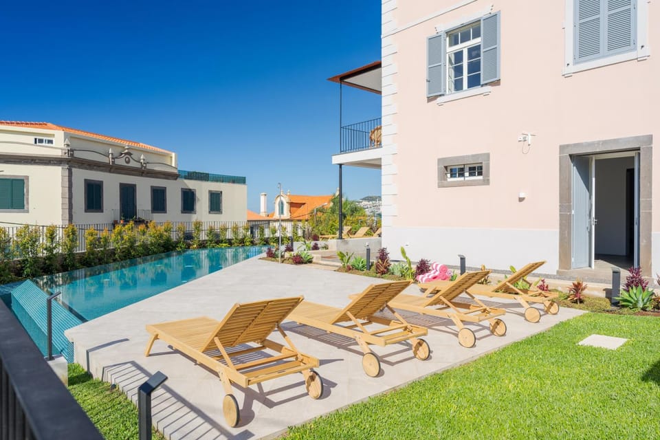 Garden, Swimming pool, sunbed