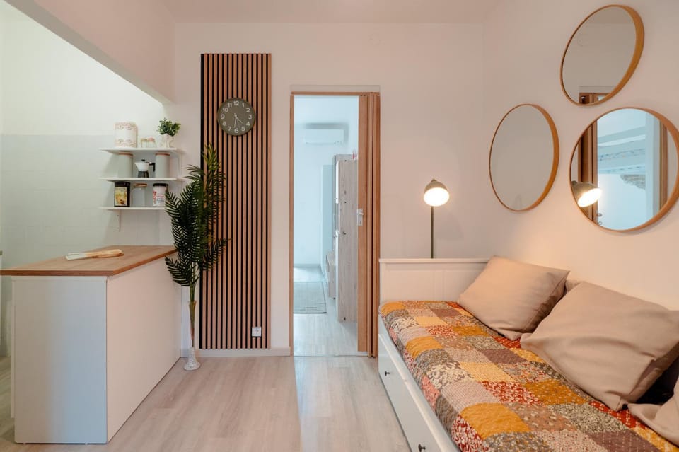 Bed, Kitchen or kitchenette