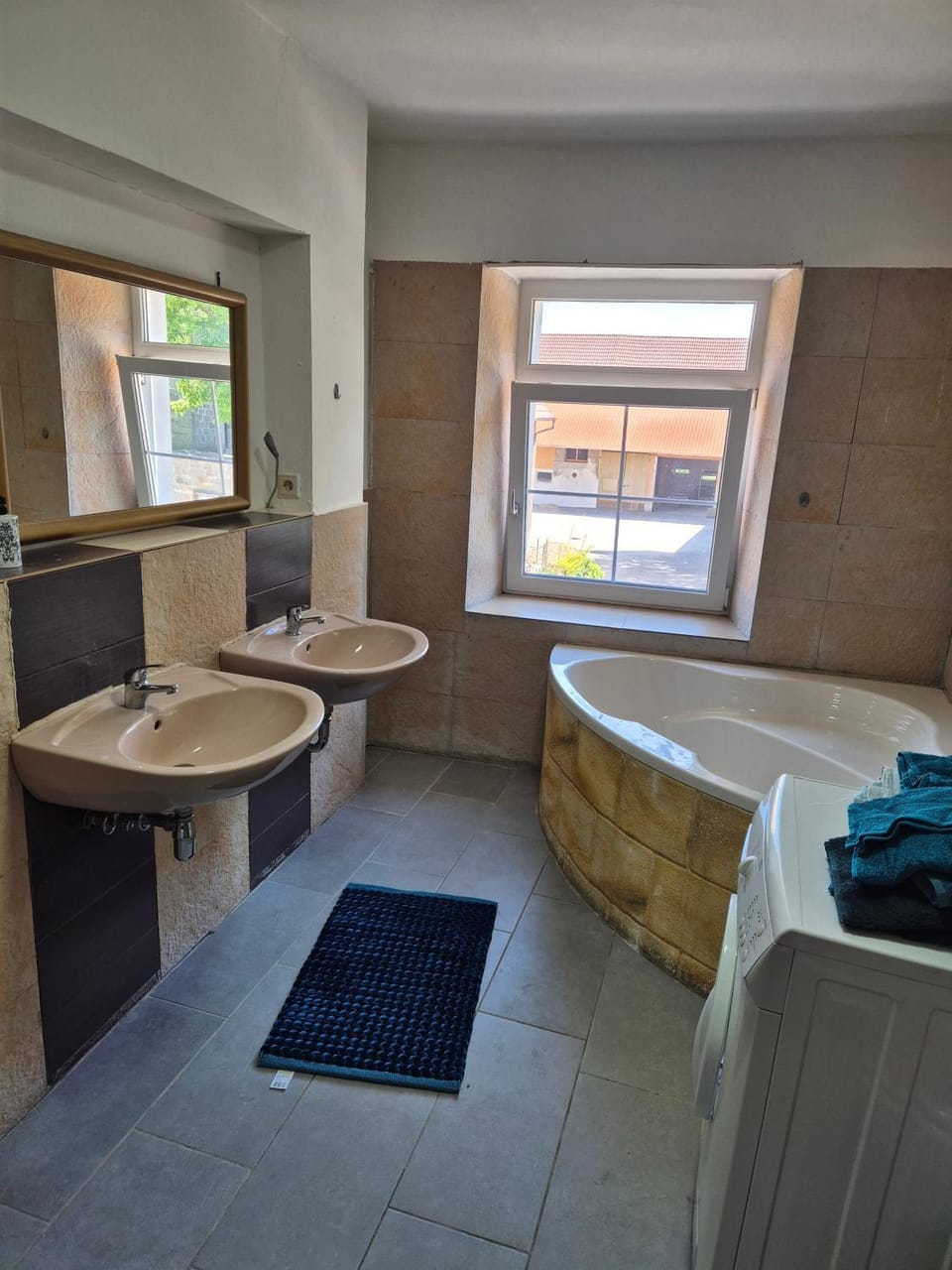 Bathroom, Living room