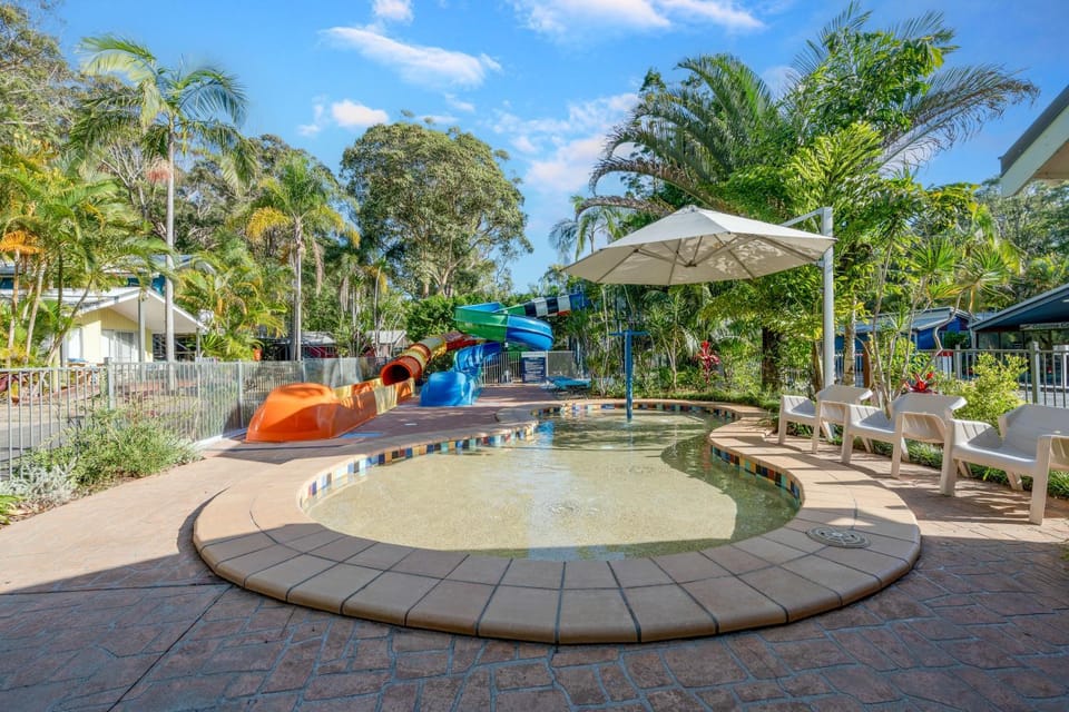 Natural landscape, Swimming pool, sunbed