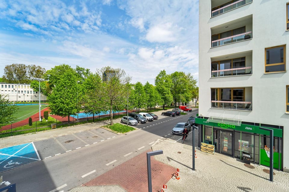 Neighbourhood, Location