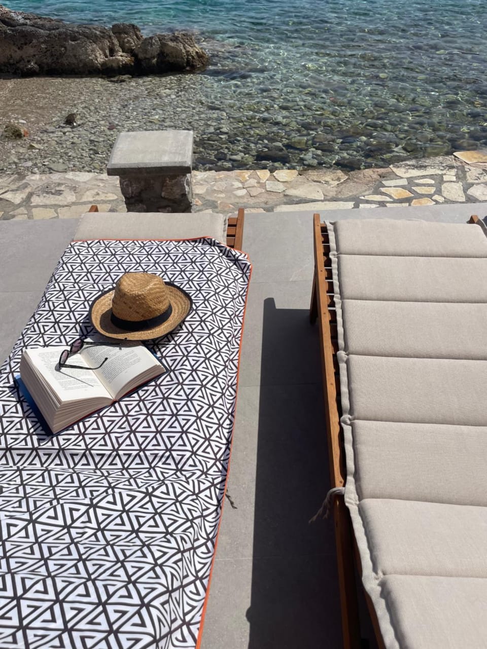 Natural landscape, Seating area, Dining area, Beach, Sea view, sunbed