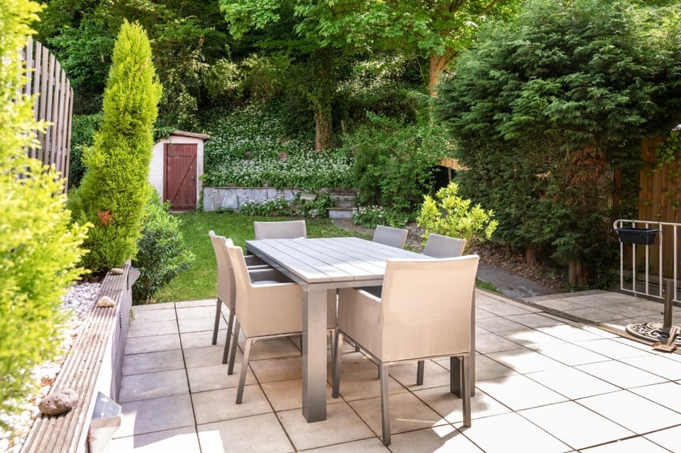 Patio, Garden, Garden, Dining area, Garden view