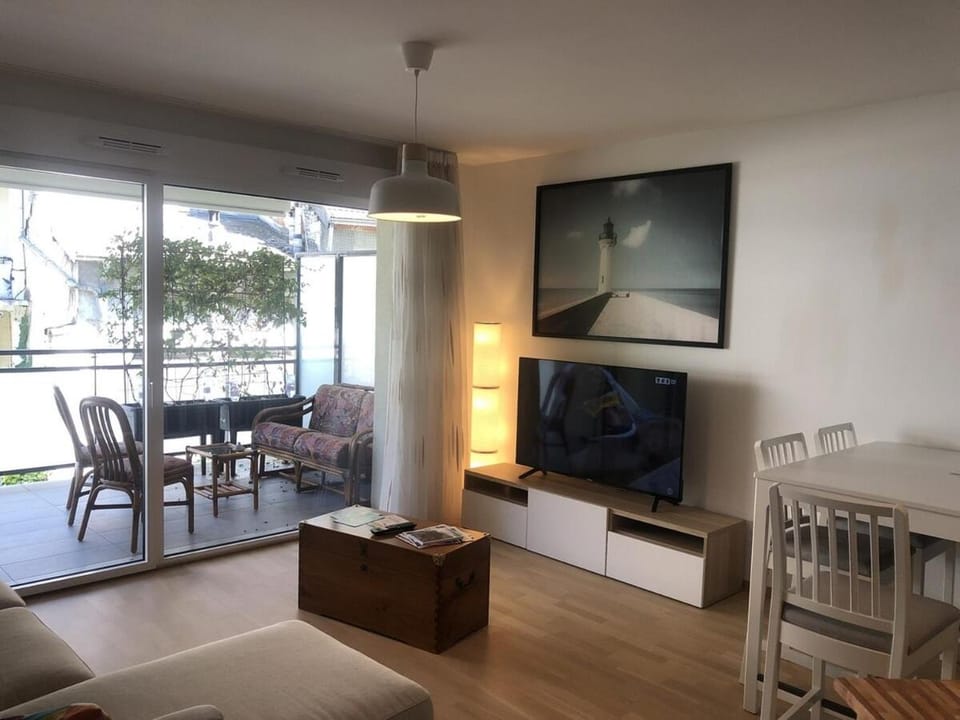 TV and multimedia, Living room, internet