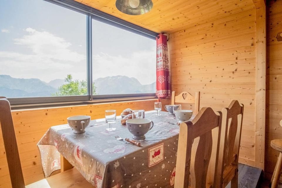 Natural landscape, Dining area, Mountain view