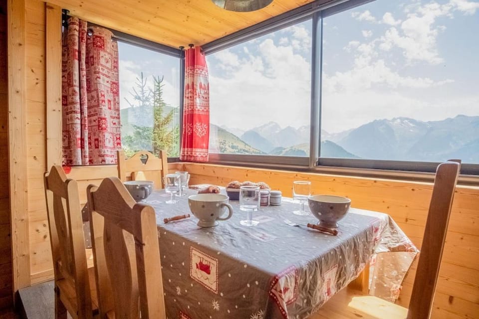 Natural landscape, Dining area, Mountain view