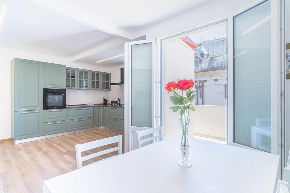 Property building, Kitchen or kitchenette, Living room