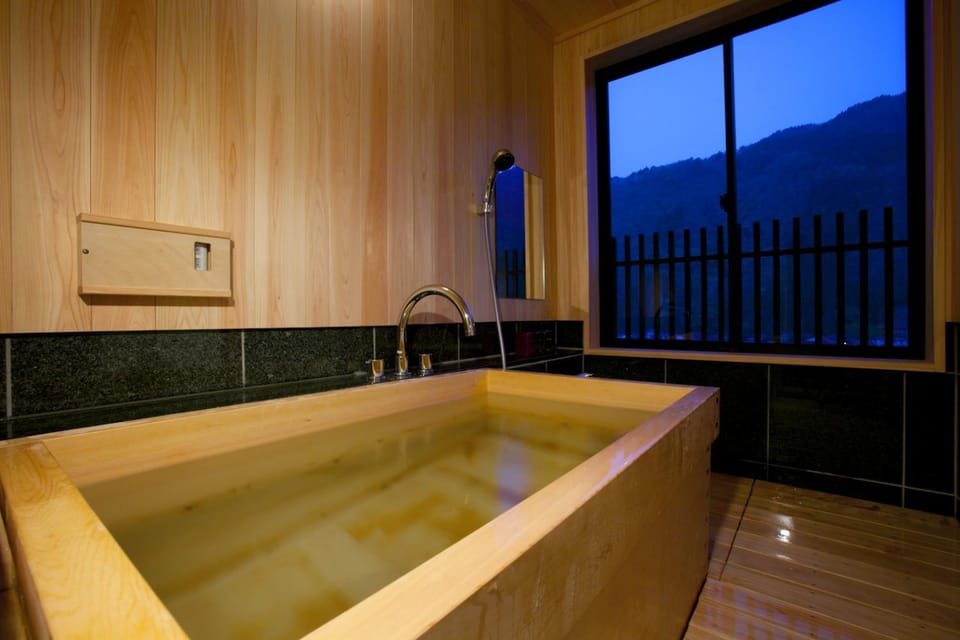 Hot Spring Bath, Bathroom