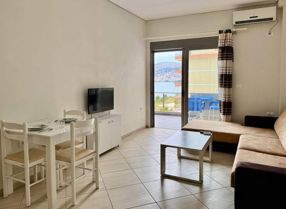 TV and multimedia, Seating area, Dining area, Evening entertainment, air conditioner
