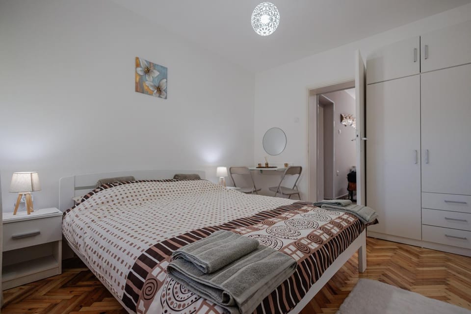Bed, Bedroom, wardrobe