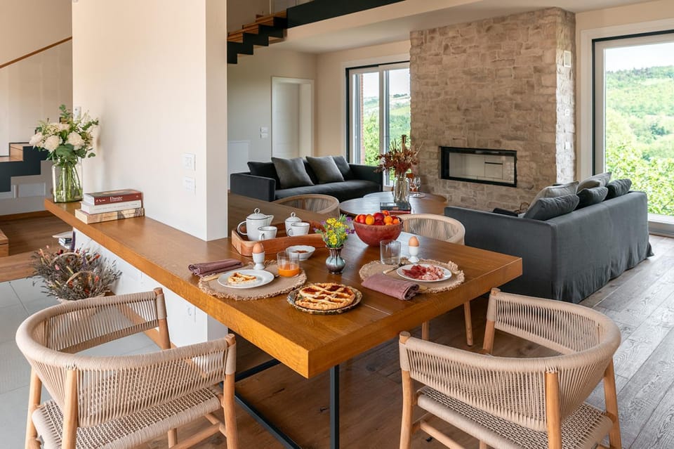Living room, Food and drinks, Dining area