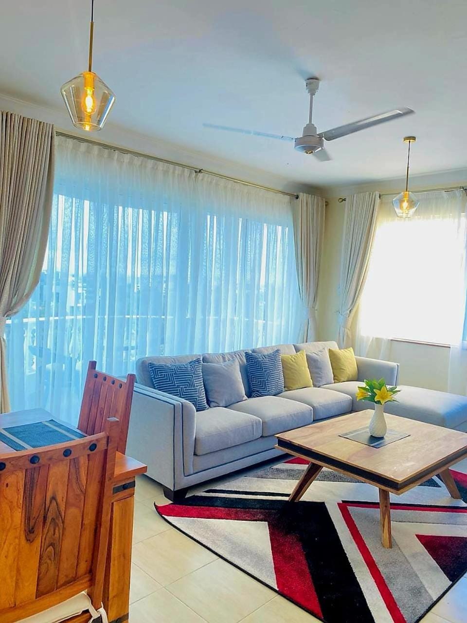 Seating area, Dining area