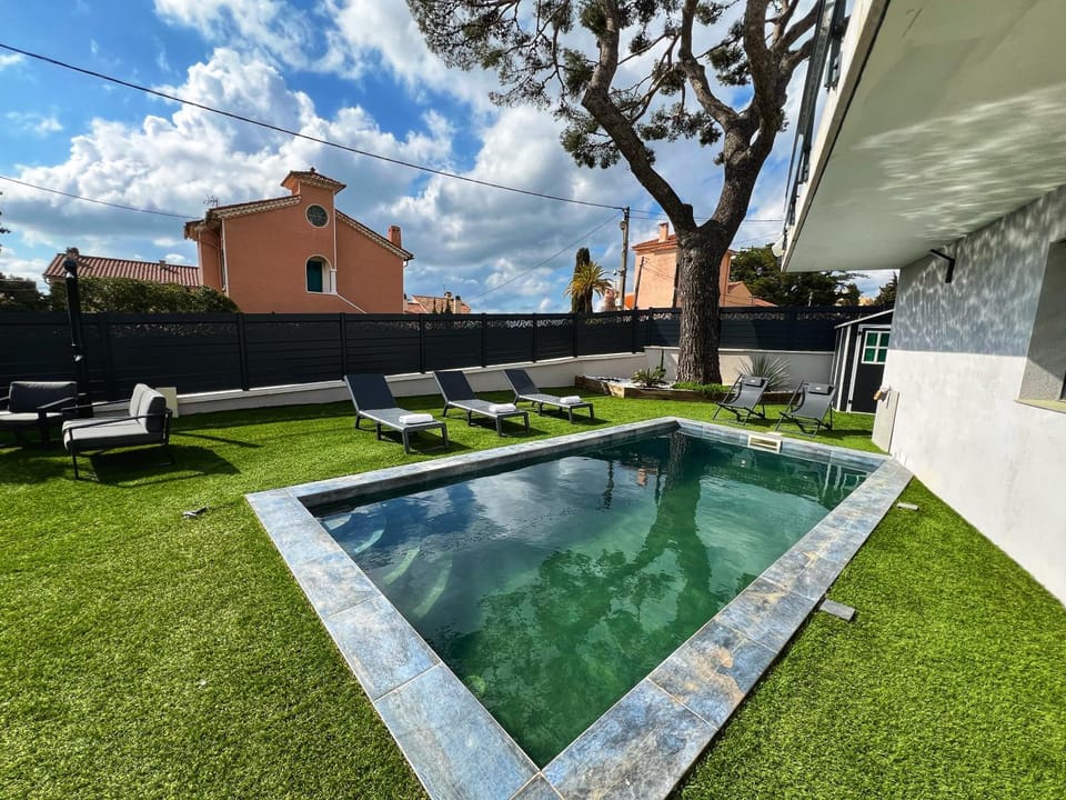 Garden, Pool view, Swimming pool, sunbed