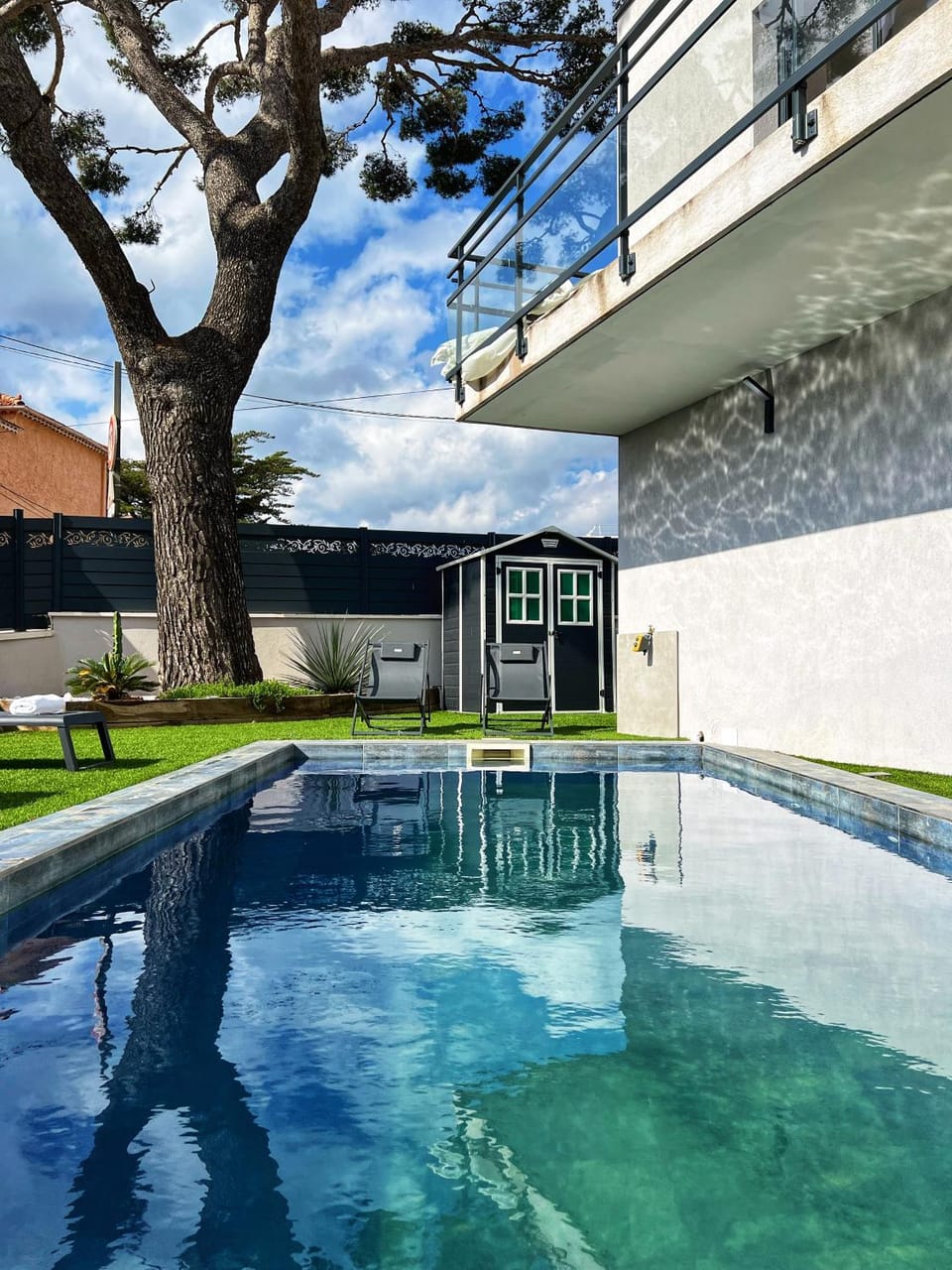 Property building, Swimming pool