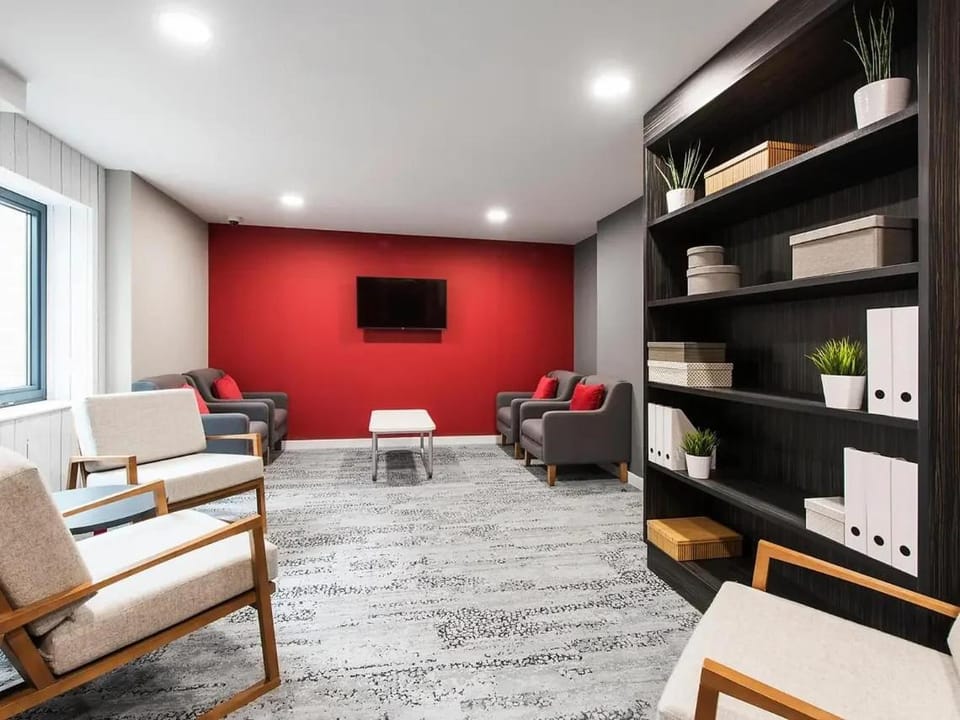 Communal lounge/ TV room