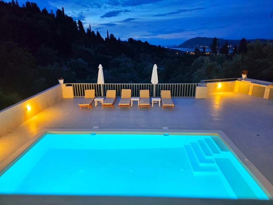 Property building, Swimming pool