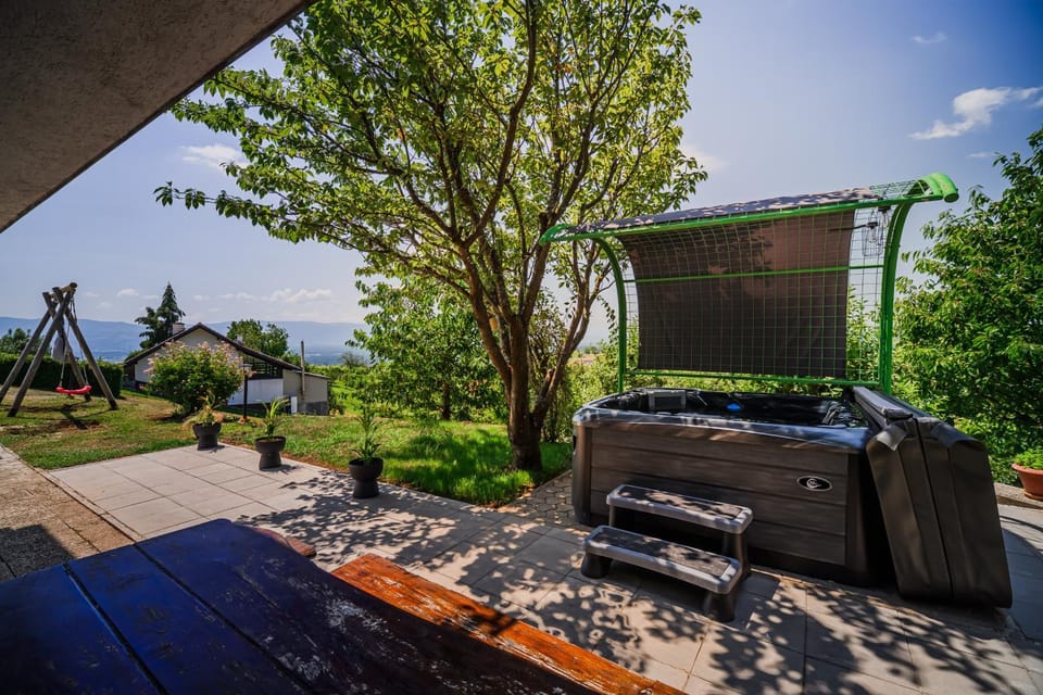Hot Tub, Balcony/Terrace
