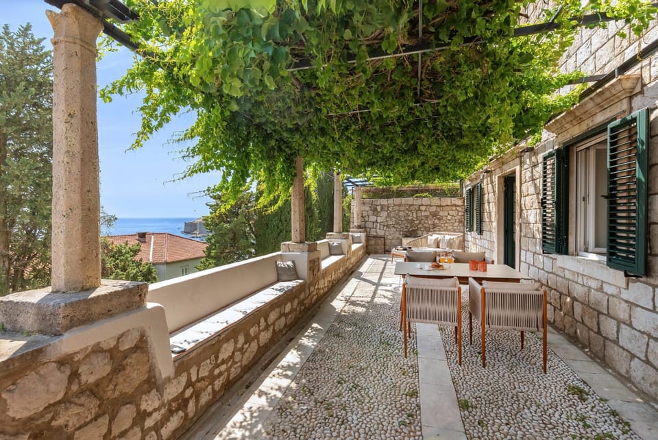 View (from property/room), Balcony/Terrace, Seating area