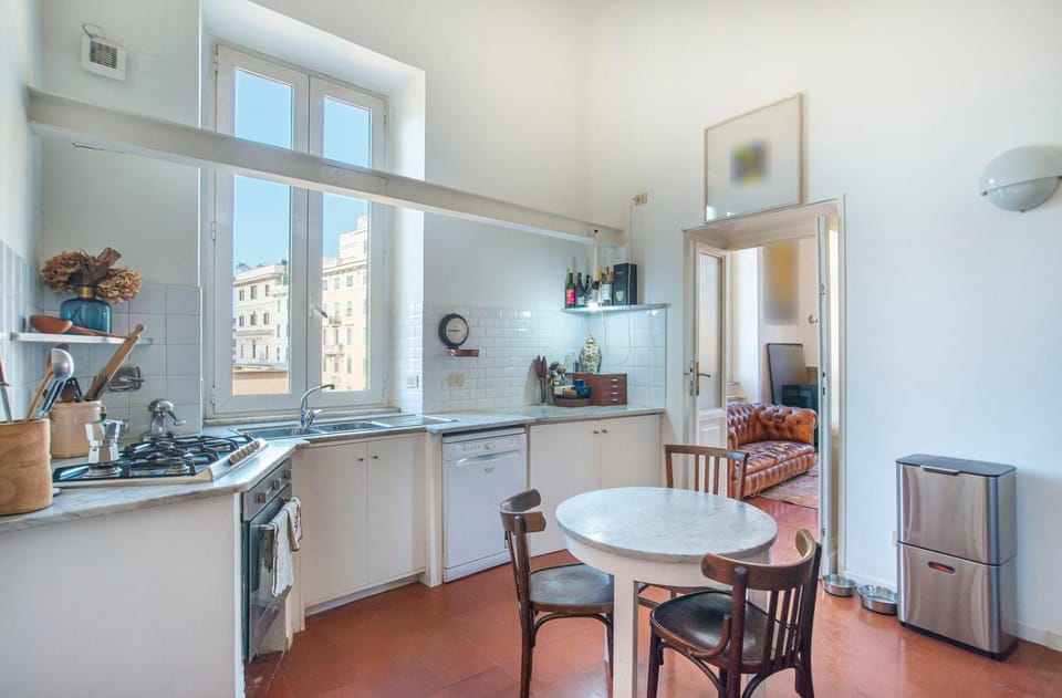 Kitchen or kitchenette, Dining area, dishwasher, stove